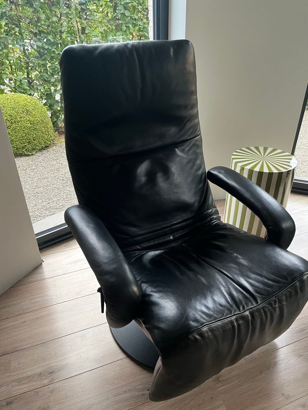 Jori Leren Relaxfauteuil - Zwart, Draaibaar en Verstelbaar, Ophalen, Gebruikt, Leer, 75 tot 100 cm