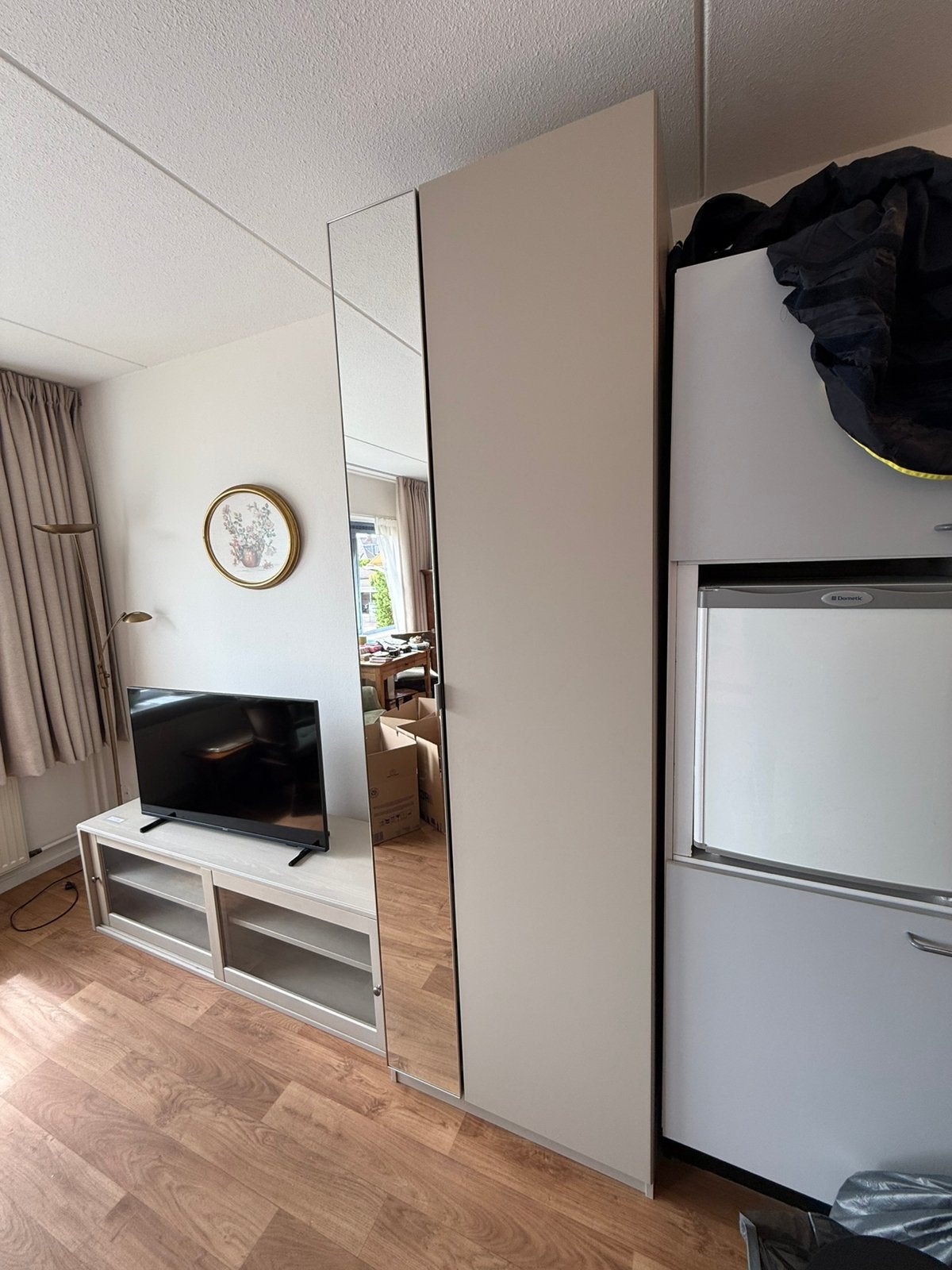 Kledingkast met spiegel en lades., Huis en Inrichting, Keuken | Complete keukens, Zo goed als nieuw, Hoekkeuken, Ophalen of Verzenden