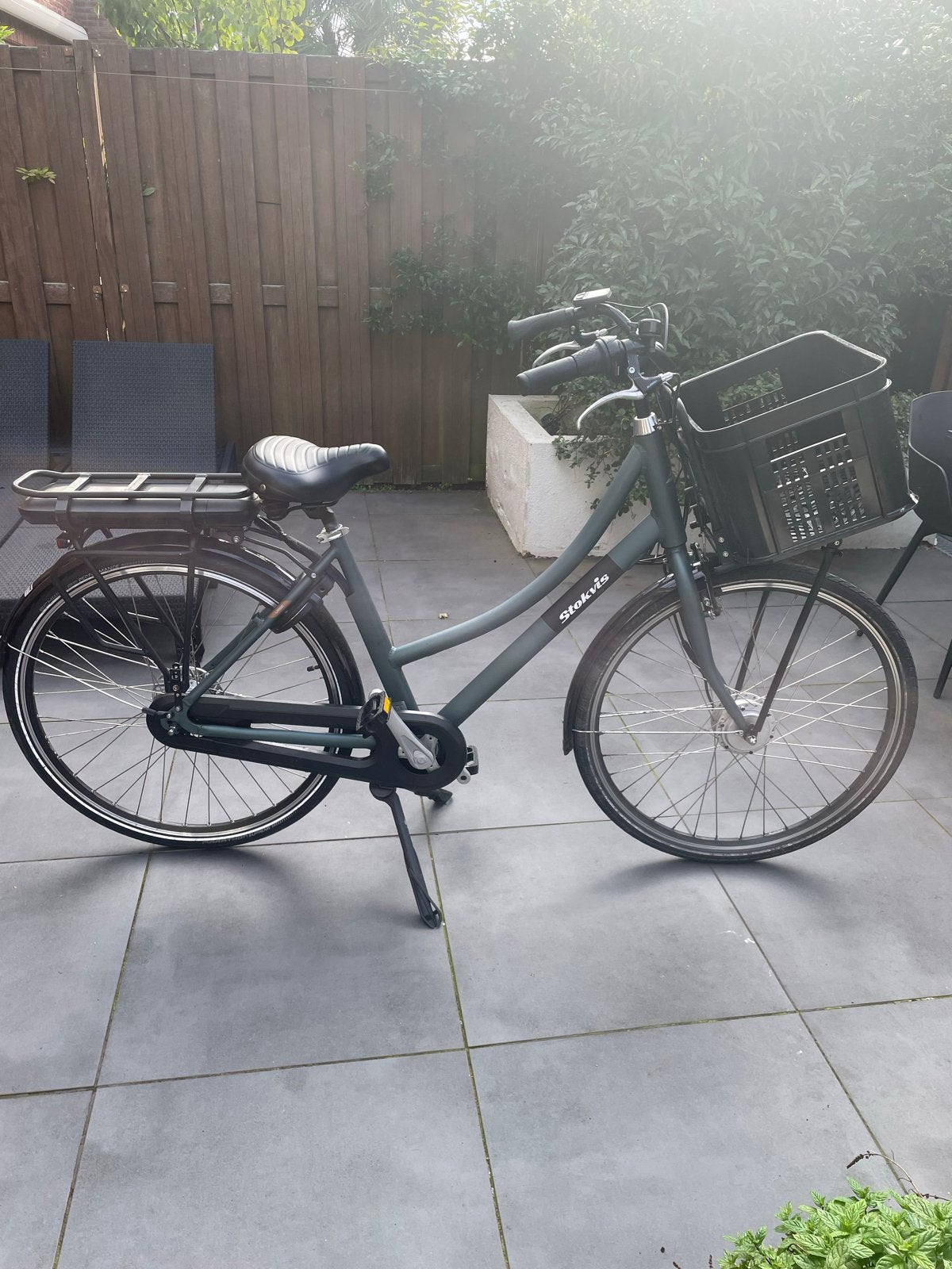 Stokvis E-bike met mand en achterdrager, Gebruikt, 51 tot 55 cm, 50 km per accu of meer, Ophalen