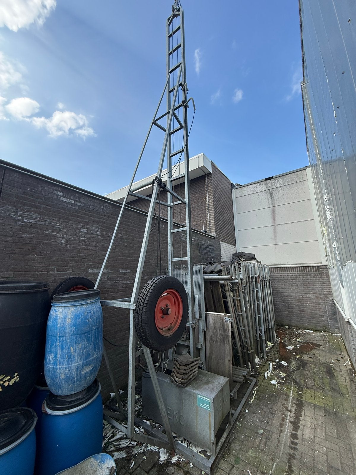 Bouwlift voor de zelfbouwer - Universal BV, Doe-het-zelf en Verbouw, Ophalen, Gebruikt, Bouwlift