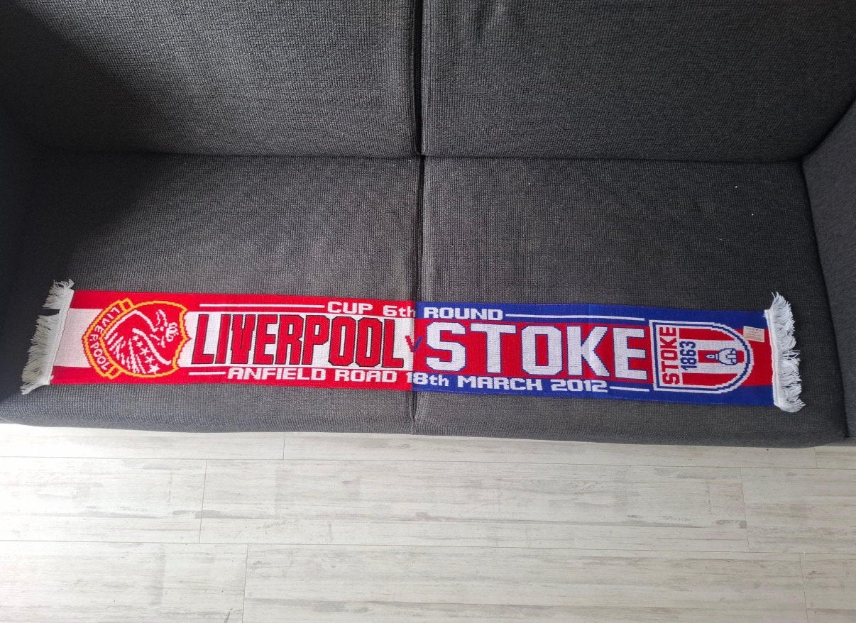 Liverpool Stoke City sjaal, Ophalen of Verzenden, Zo goed als nieuw, Buitenlandse clubs, Vaantje of Sjaal