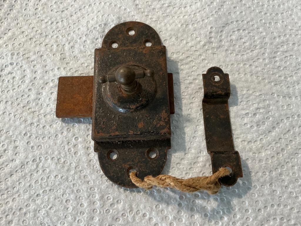 Antiek schuifslotje compleet werkt prima, Antiek en Kunst, Antiek | Gereedschap en Instrumenten, Ophalen of Verzenden