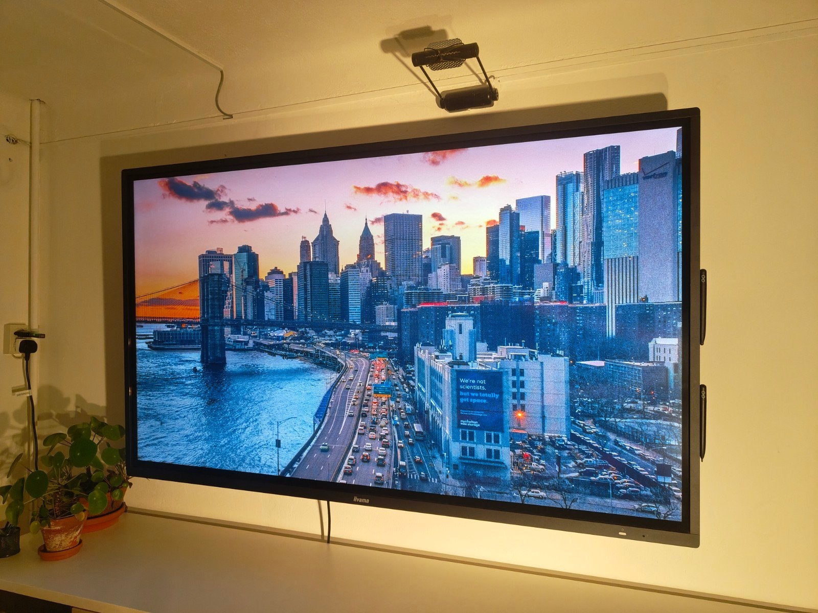 Iiyama ProLite 65" 4K (UHD) Touchscreen Monitor / Digibord