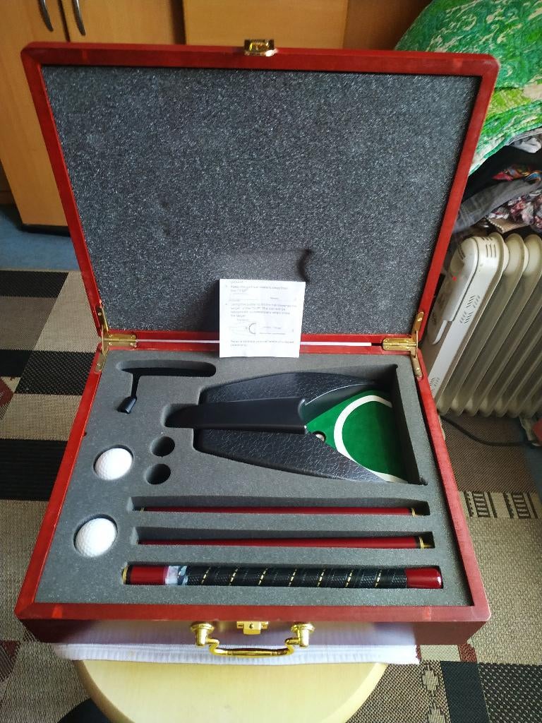Luxe kantoor golfset in houten koffer, Sport en Fitness, Ophalen of Verzenden, Nieuw, Set