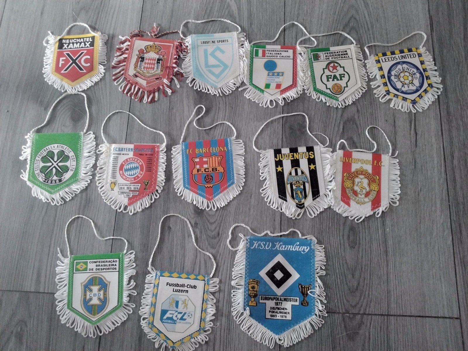 Voetbal vaantjes, Ophalen of Verzenden, Buitenlandse clubs