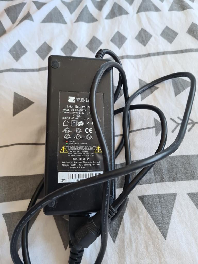 Phylion Oplader 42V 2.0A Li-ion Batterij Oplader, Ophalen of Verzenden, Gebruikt