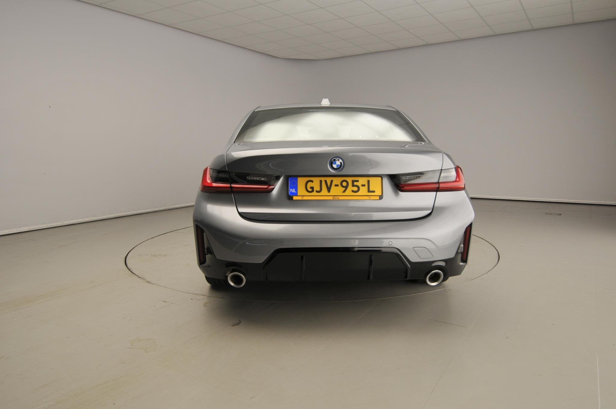 BMW 3 Serie Sedan 320e | M-Sportpakket | LED | Navigatie | S, Gebruikt, 4 cilinders, Met garantie (alle), Bedrijf