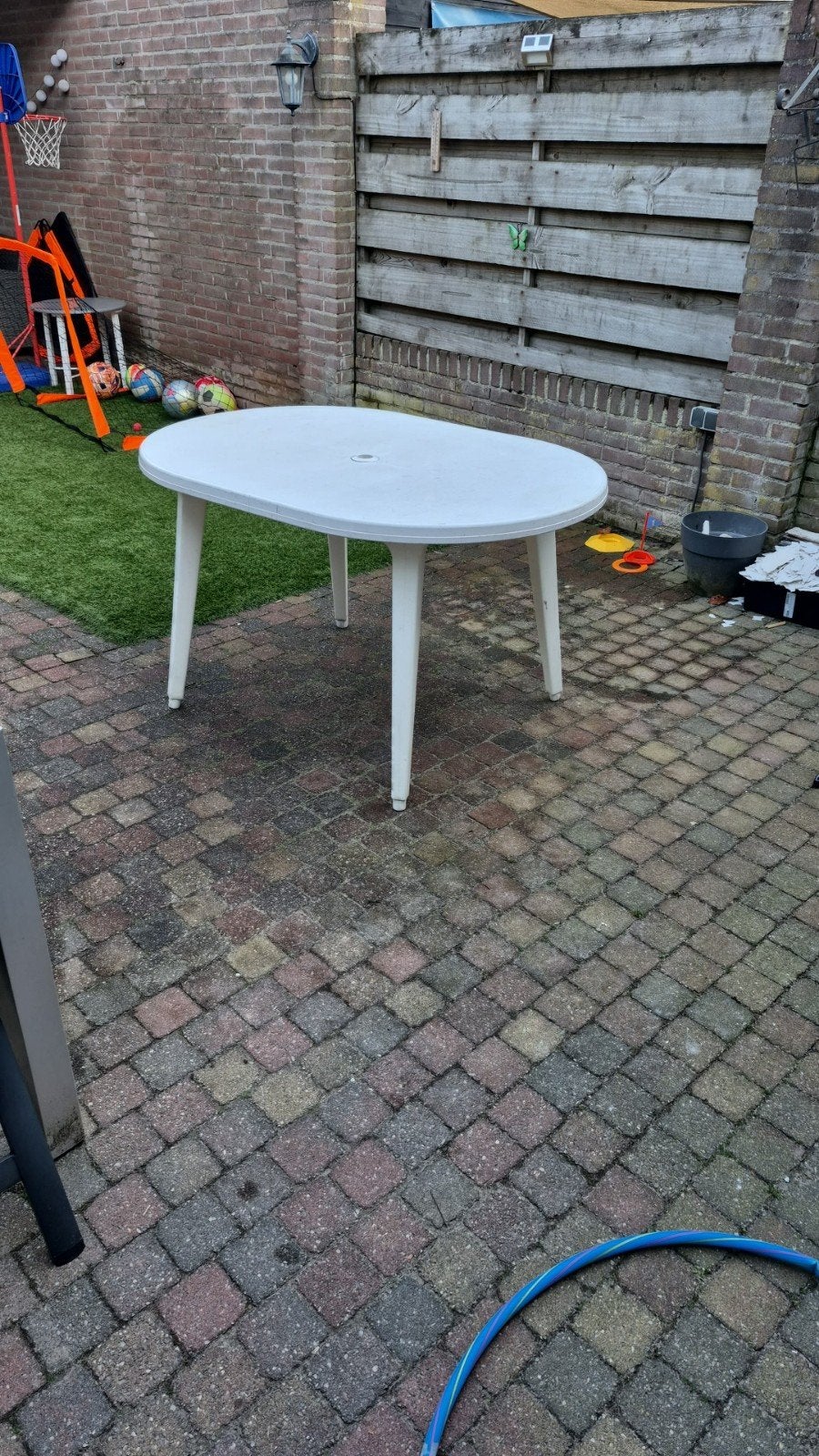 Plastic tuintafel, Ophalen, Gebruikt, Ovaal, Kunststof