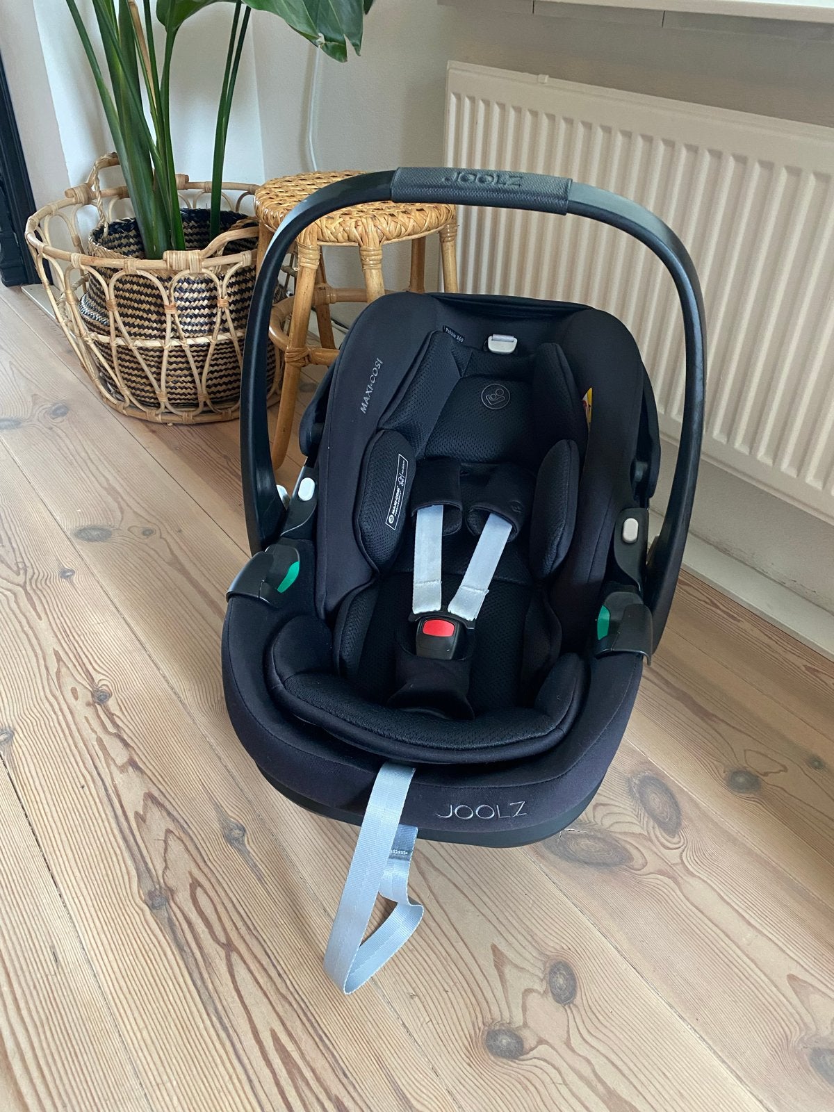 Maxi Cosi Pebble 360 Pro 2 met FamilyFix 360 Pro, Kinderen en Baby's, Autostoeltjes, Ophalen, Slaapstand, Zo goed als nieuw, Isofix