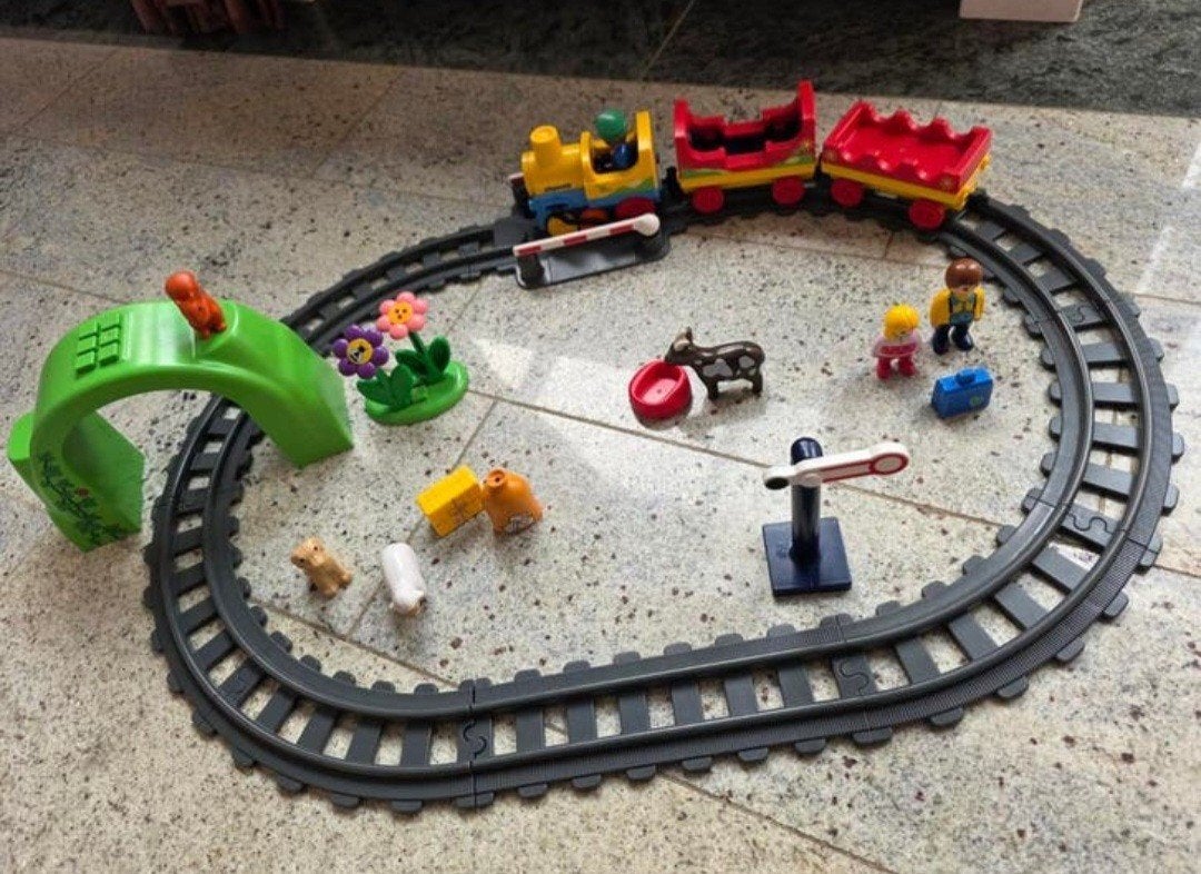 Lego Duplo Treinset met spoorwegovergang en figuren, Inclusief minifiguren, Nieuw, Ophalen of Verzenden, Duplo