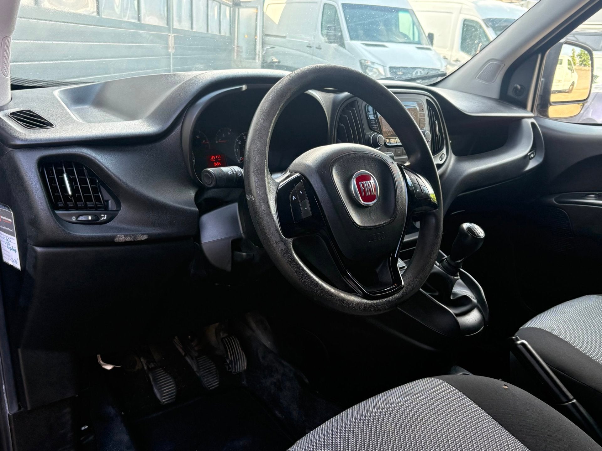 Fiat Doblò Cargo 1.3MJ 80pk Actual Airco Bluetooth EURO 6!, Auto's, Voorwielaandrijving, Stof, Gebruikt, Euro 6