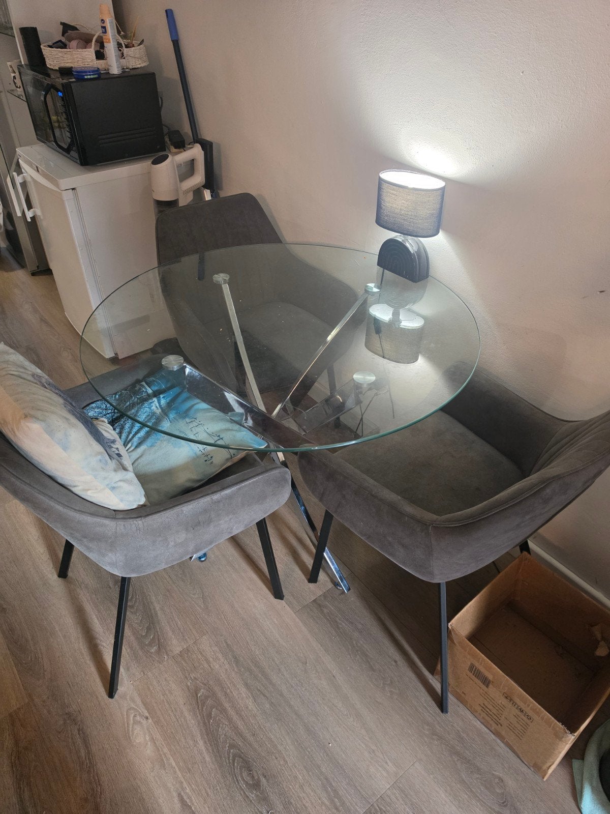 Ronde glazen eettafel met chromen poten (incl. stoelen), Ophalen, Gebruikt, Rond, Glas