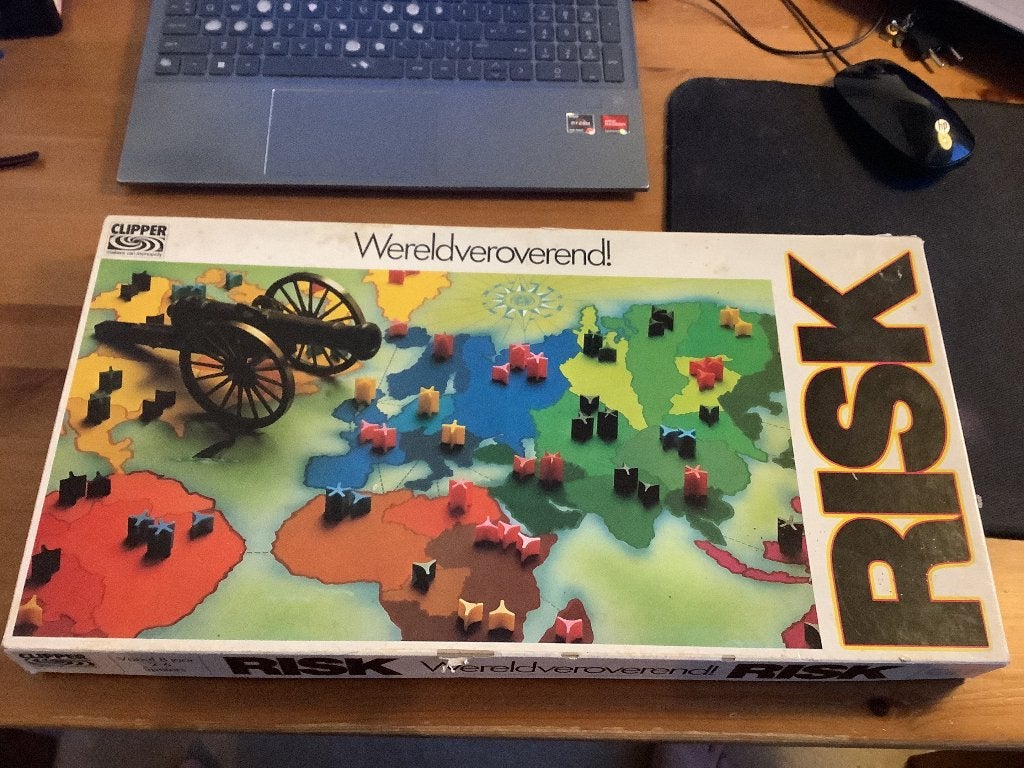 Risk. Wereldveroverend! vintage bordspel van Clipper 1982, Vijf spelers of meer, Ophalen of Verzenden, Gebruikt, Clipper