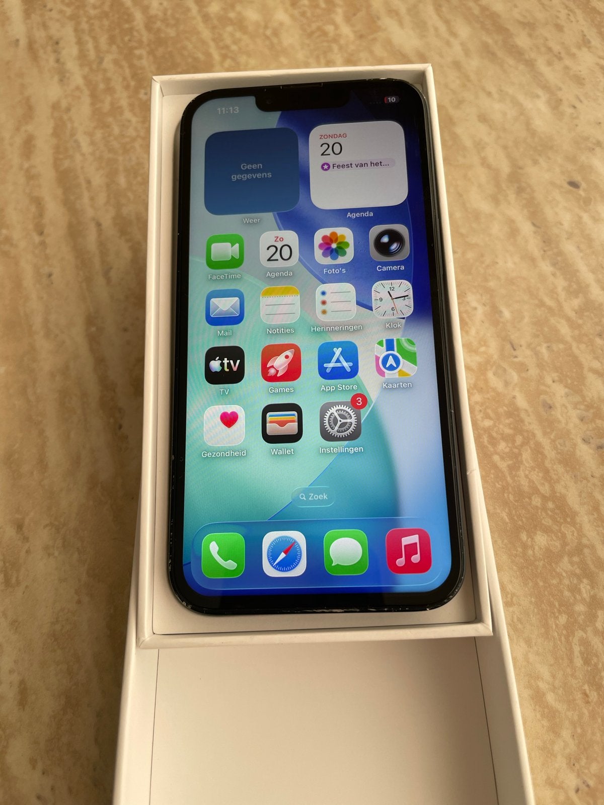 Apple iPhone 14 128GB Zwart - Met gebruikerssporen