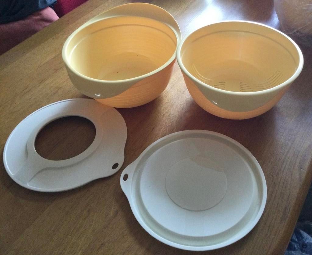 Tupperware schaal en vergiet 2,5L met deksel, Ophalen of Verzenden, Nieuw, Crème, Schaal