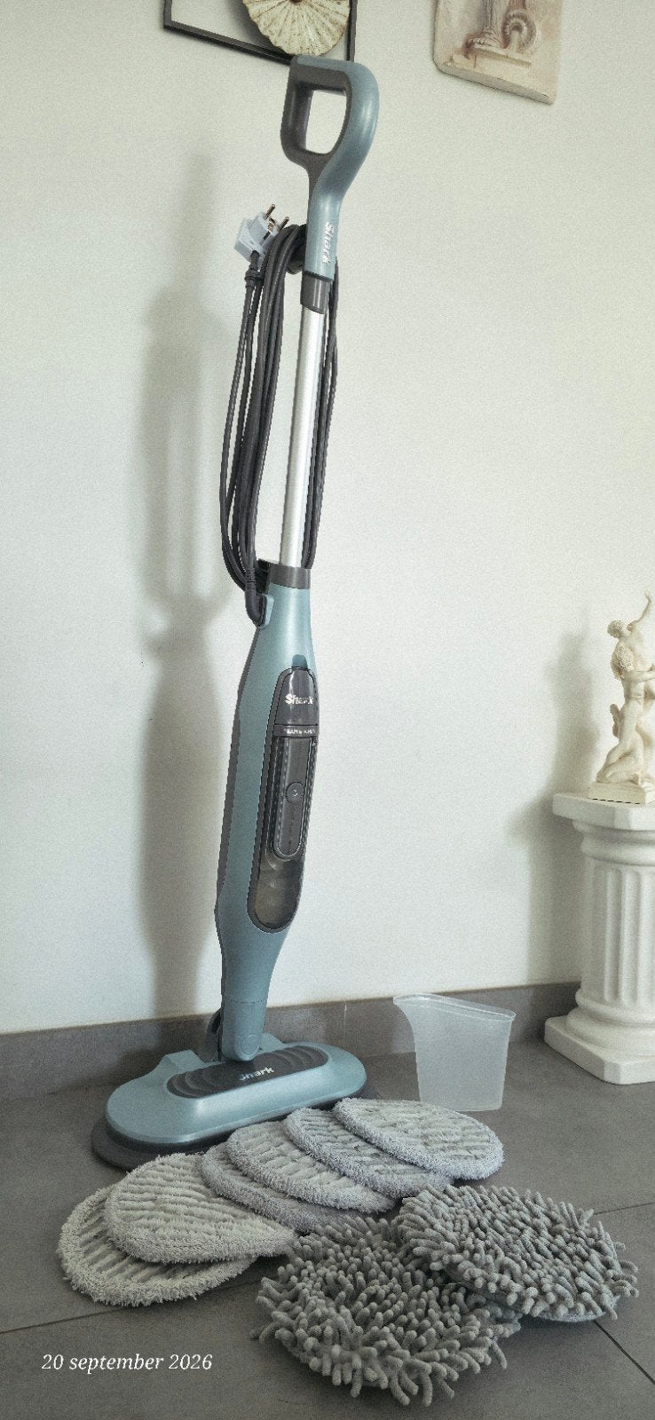 Shark Steam & Scrub Stoomreiniger S6002EU met 8 pads, Ophalen, Gebruikt, Minder dan 1200 watt, Stoomreiniger