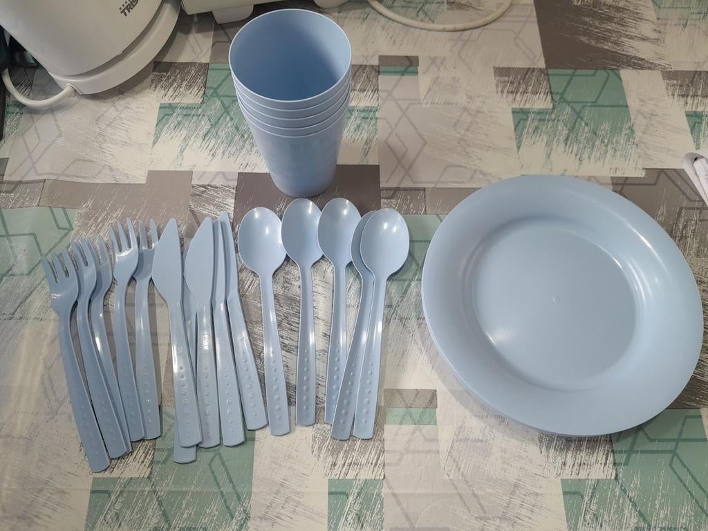 Kunstof servies setje 5 persoons, Overige materialen, Ophalen of Verzenden, Zo goed als nieuw, Effen
