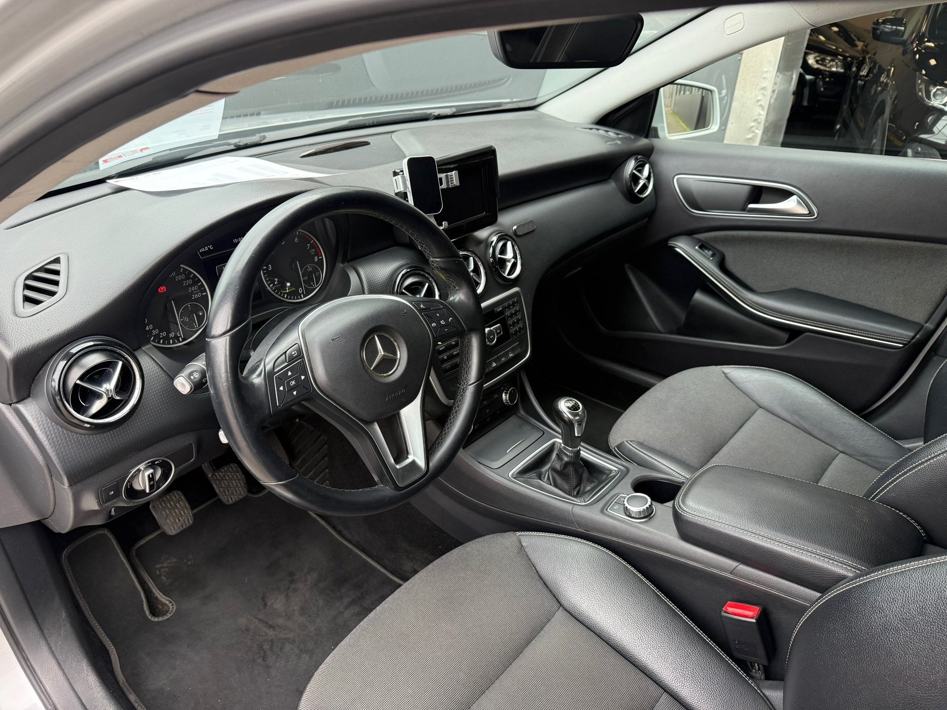 Mercedes-Benz A-klasse A180 Xenon led 2014, Auto's, Voorwielaandrijving, Gebruikt, 4 cilinders, 122 pk