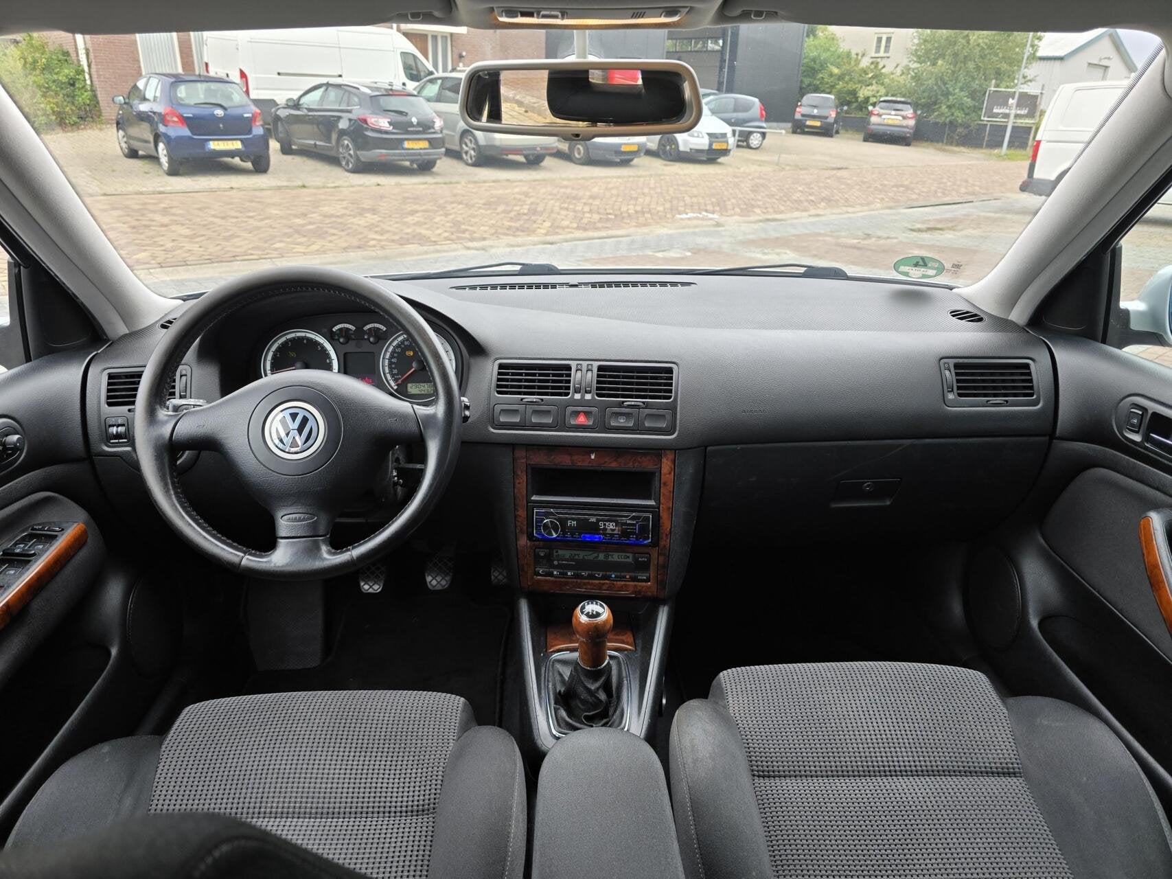 Volkswagen Bora 2.0 Highline Cruise/Bluetooth/Trekhaak/LMV, Auto's, Stof, Gebruikt, Bora, 4 cilinders