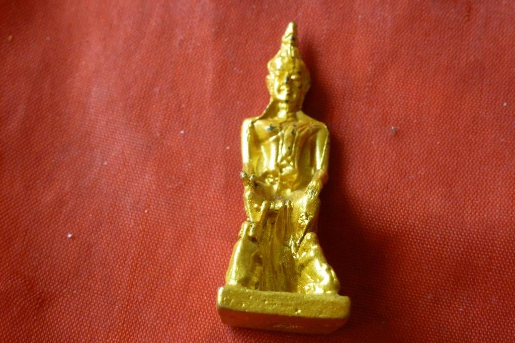 Thaise amulet - Sitting Boeddha brons/goudkleur 18 gram 5 cm, Overige materialen, Overige voorstellingen, Nieuw, Ophalen of Verzenden