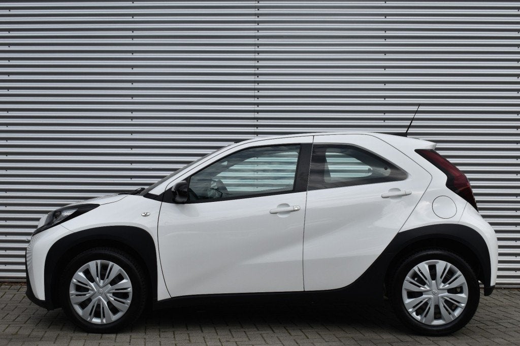 Toyota AYGO X 1.0 VVT-I MT PLAY / NL AUTO / 1e EIGENAAR / 10, 920 kg, 4 stoelen, Origineel Nederlands, Handgeschakeld