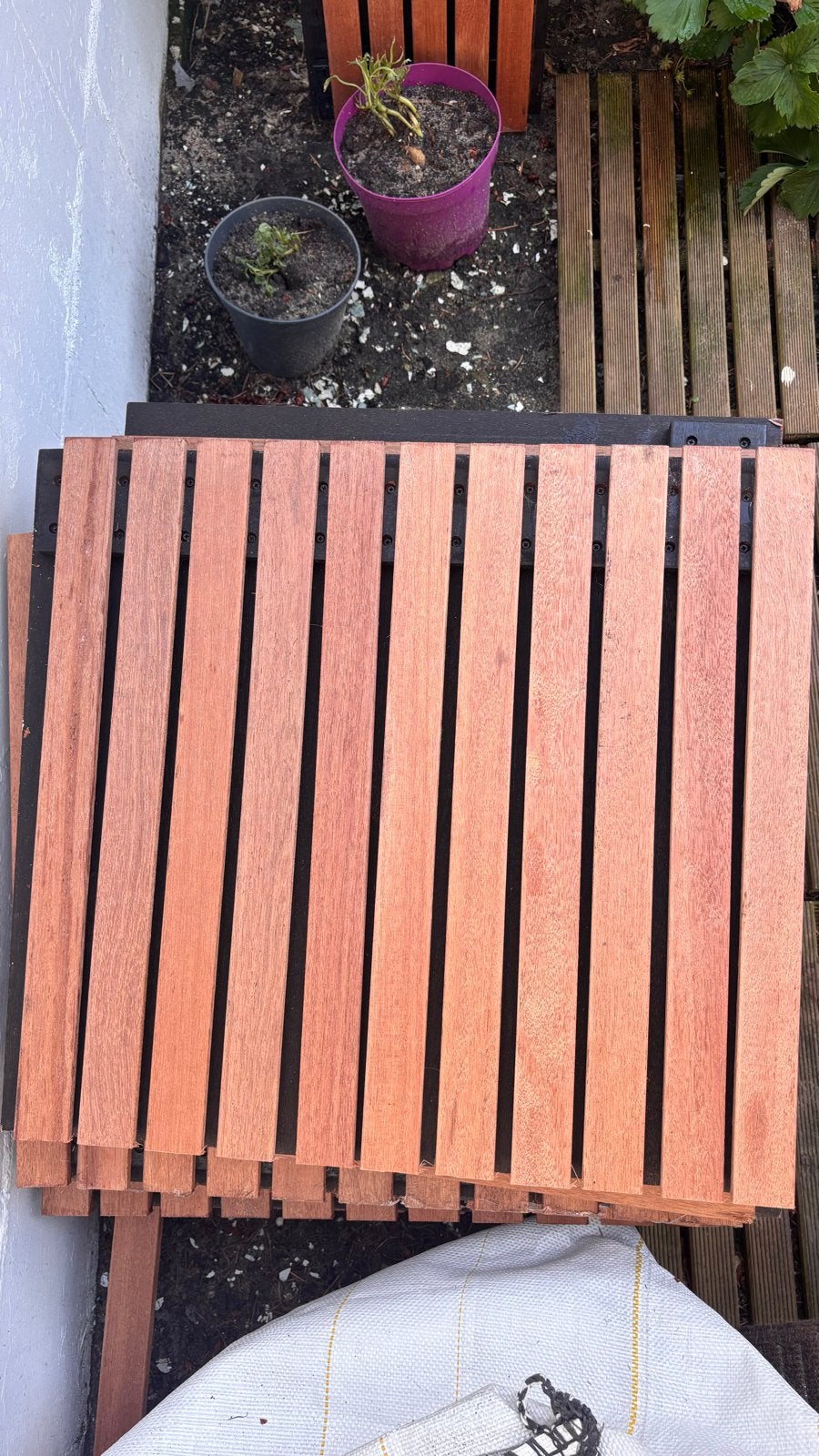 Lattenwand voor buiten 50x55 cm, 13 stuks, gebeitst hardhout, Ophalen, Gebruikt