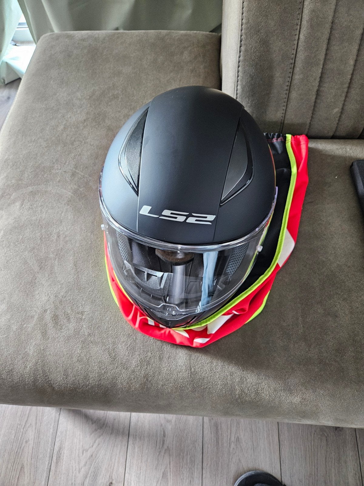 LS2 Rapid II motorhelm - Mat zwart - Zo goed als nieuw, Ophalen, Overige typen, LS2, Heren
