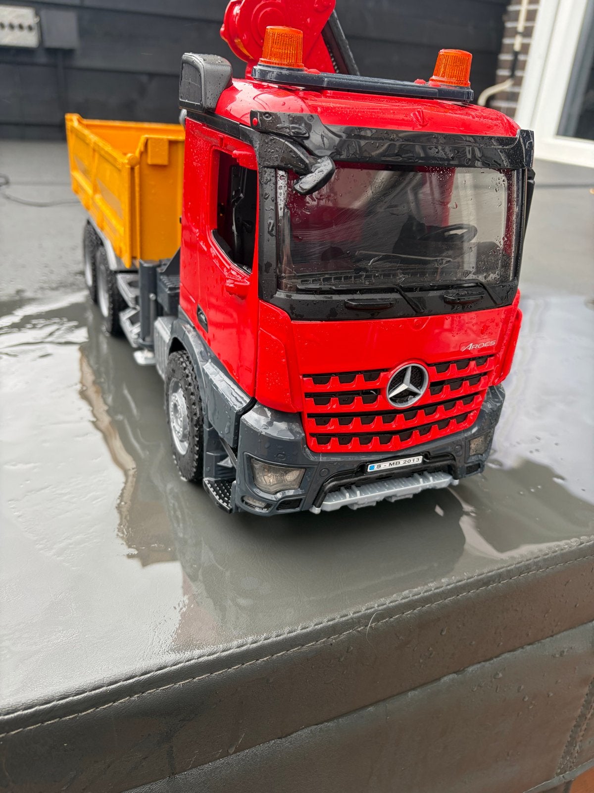 Bruder Mercedes-Benz Arocs Vrachtwagen met Kraan en Kiepbak, Ophalen of Verzenden, Gebruikt