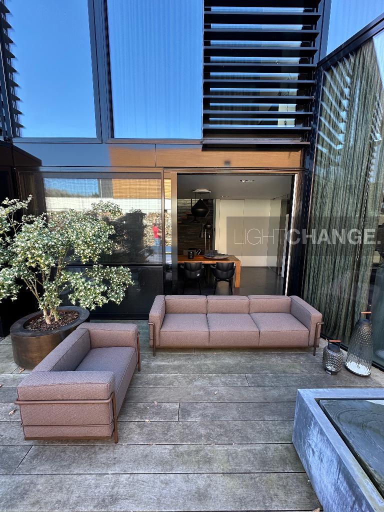 Cassina LC3 High-end set 2x fauteuil + 3zitsbank NIEUW -45%, Tuin en Terras, Tuinsets en Loungesets, 5 zitplaatsen, Waterstad 23