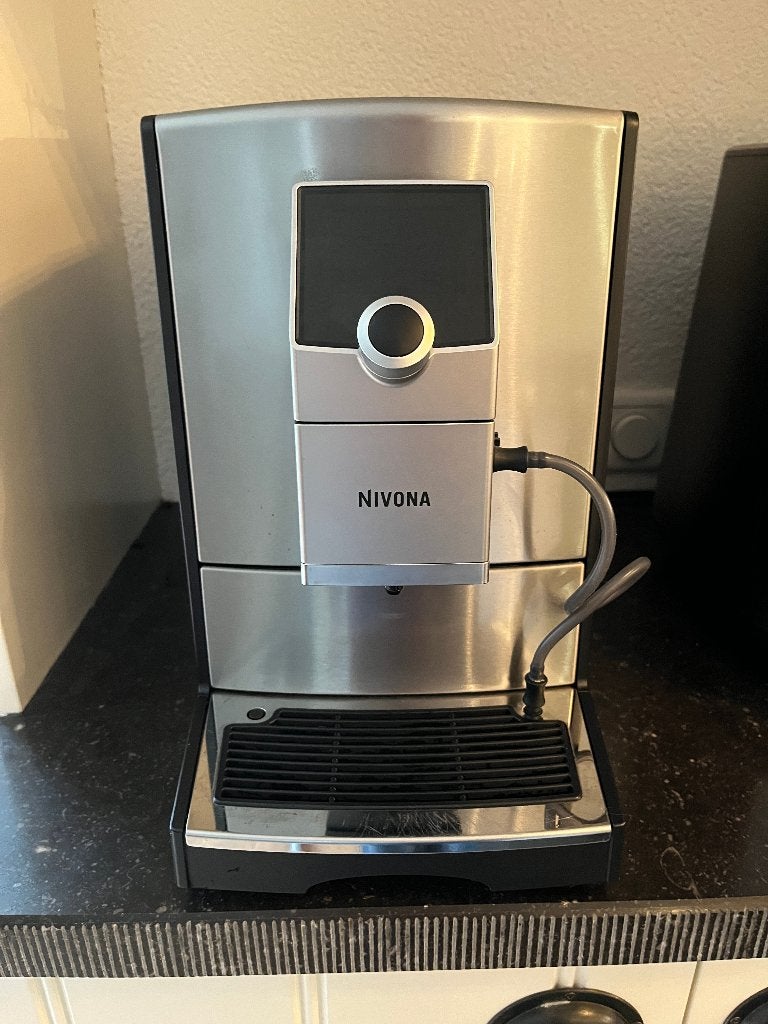 Nivona Romatica 799 vol automatische koffiemachine, Ophalen, Afneembaar waterreservoir, Gebruikt, 10 kopjes of meer