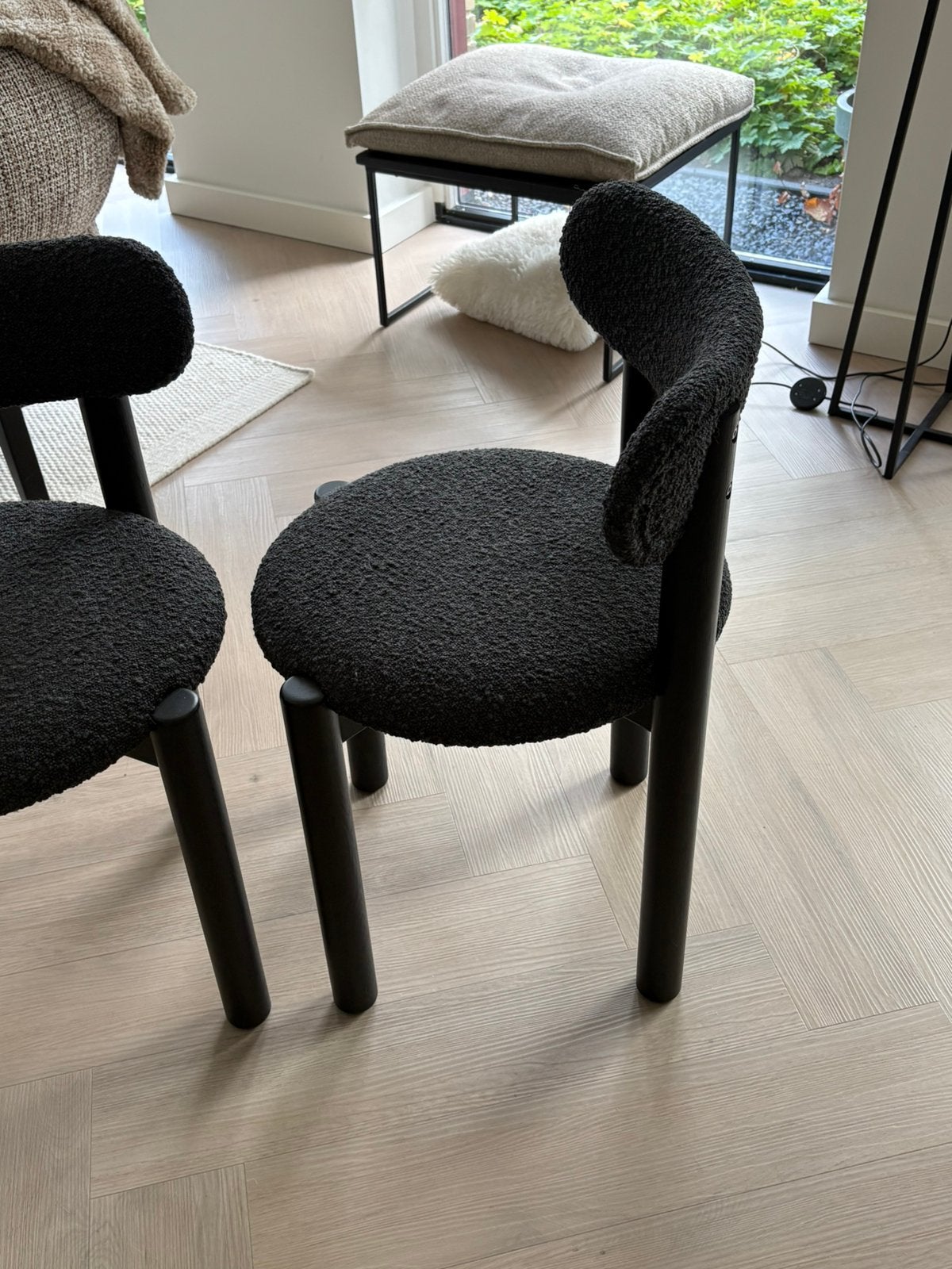 2 eetkamer stoelen van Kave Home model Nebai, Ophalen, Twee, Zwart, Zo goed als nieuw