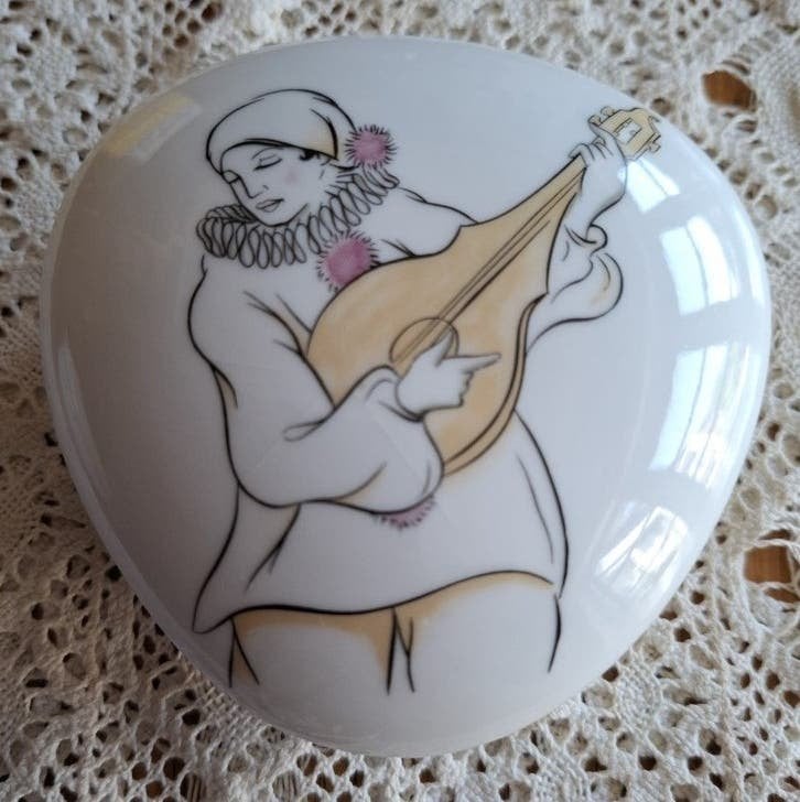 Vintage Frans Pierrot met instrument dekselschaaltje, Antiek en Kunst, Ophalen of Verzenden