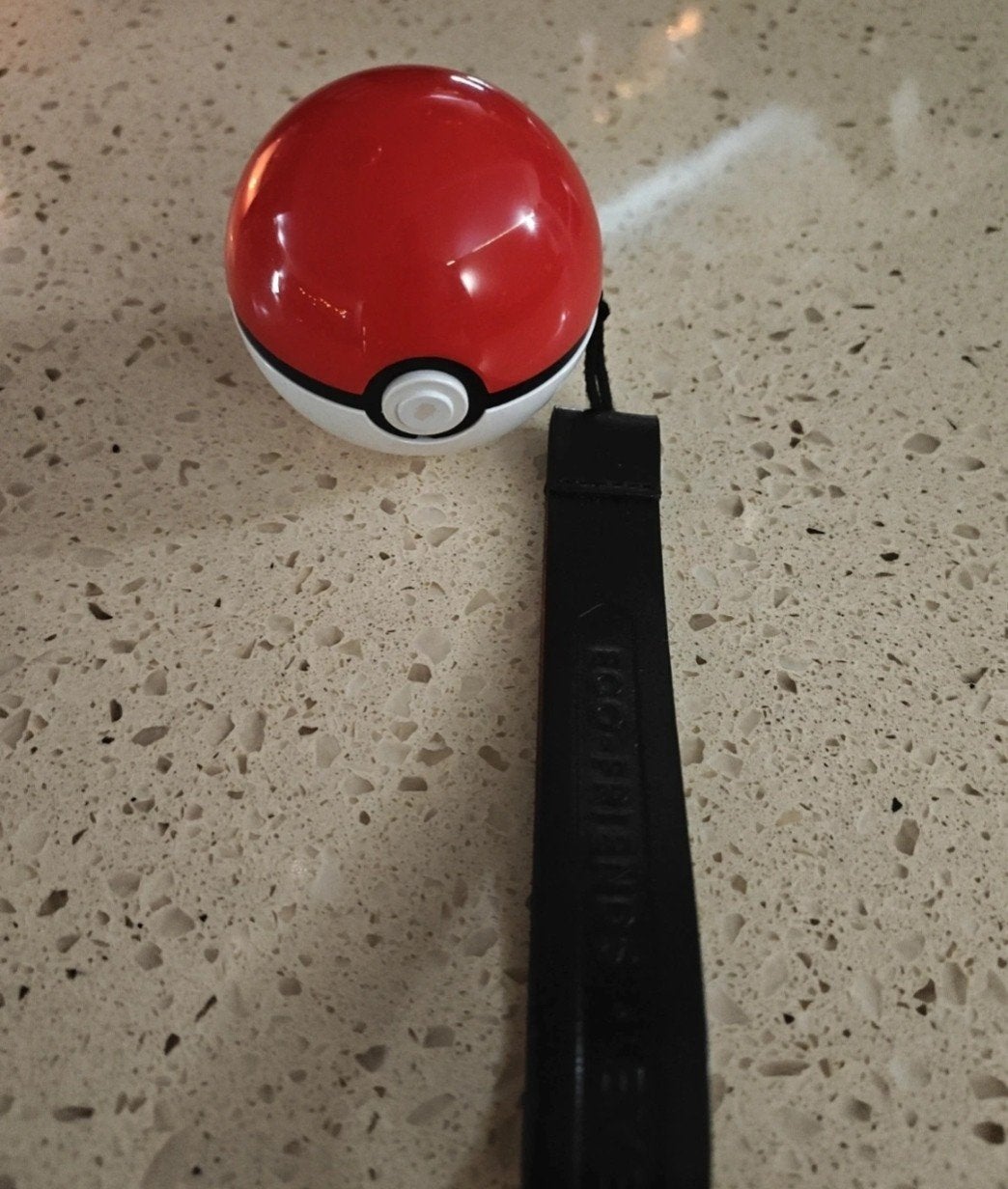 Samsung Buds2 Pro/2/Live/Pro Pokémon Monster Ball Case, Telecommunicatie, Ophalen of Verzenden, Gebruikt, Overige modellen, Hoesje of Tasje