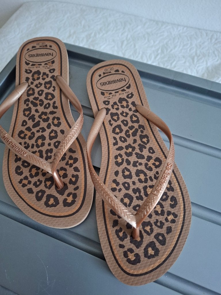 Havaianas slippers, Ophalen of Verzenden, Nieuw, Goud, Overige typen