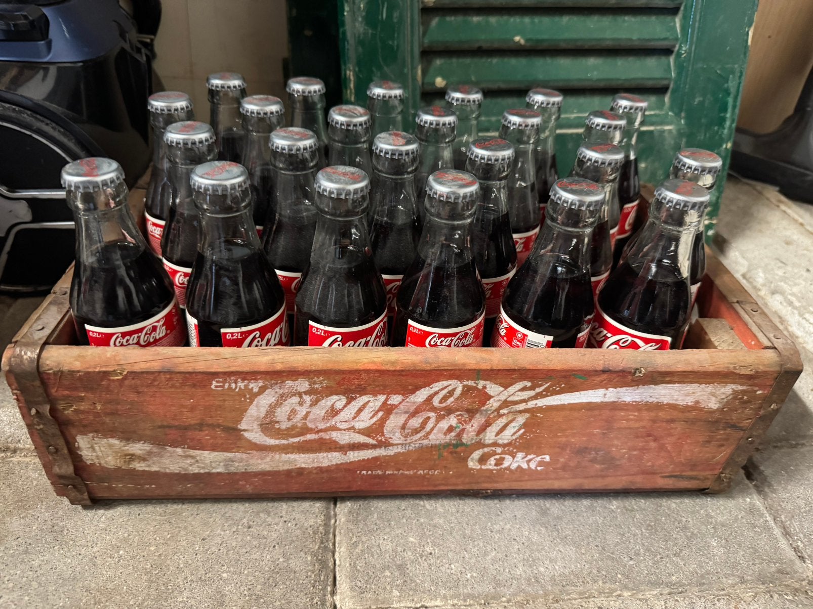 Coca Cola Krat met 24 Origineel Volle Glazen Flesjes, Ophalen, Zo goed als nieuw, Verpakking