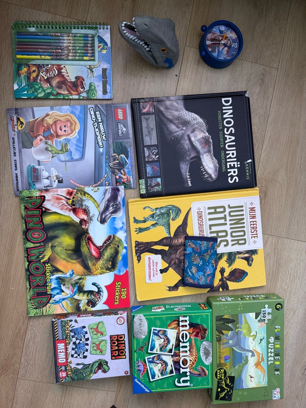 Dino Speelgoed en Boeken Set: Educatief en Leuk!, Ophalen, Zo goed als nieuw, Knutselen