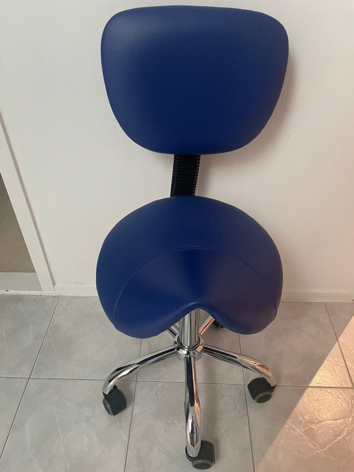 Ergonomische zadelkruk met rugleuning/bureaustoel, Ophalen, Blauw, Zo goed als nieuw, Bureaukruk