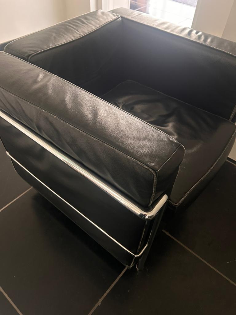 Lc2 design fauteuil stoel zwart leer Le Corbusier Cassina, Ophalen, Gebruikt, Design, 50 tot 75 cm