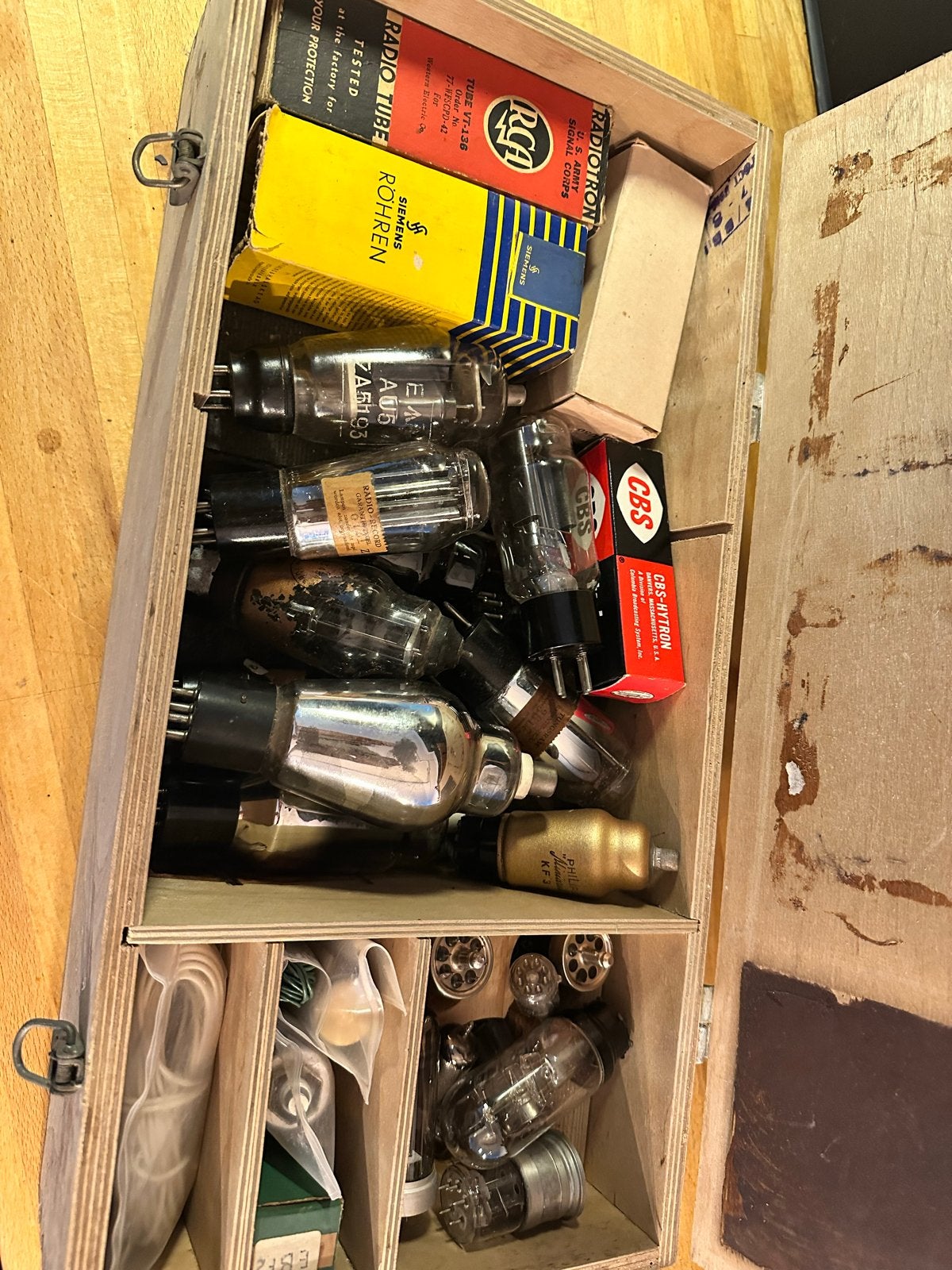 Vintage Radiobuizen Collectie - RCA, Siemens, Philips, Antiek en Kunst, Verzenden