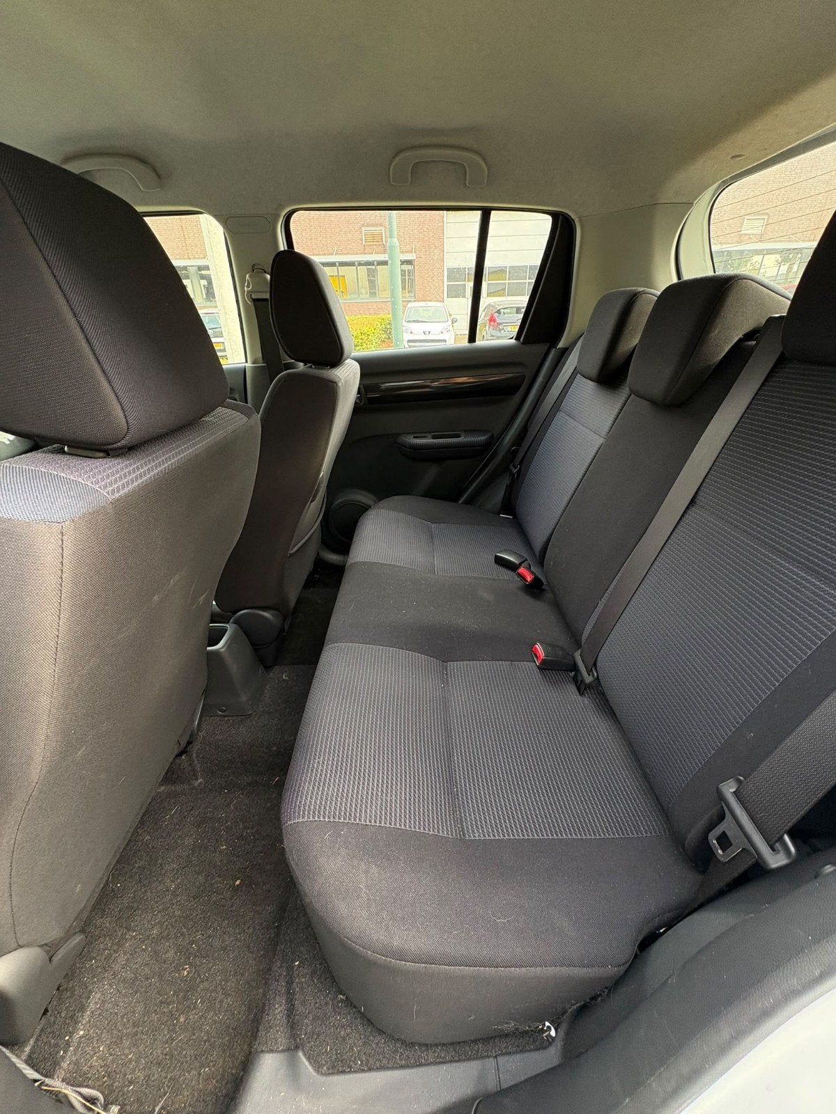 Suzuki Swift - Schadeauto voor onderdelen of reparatie, Auto diversen, Schadeauto's, Wit, Handgeschakeld, Ophalen of Verzenden