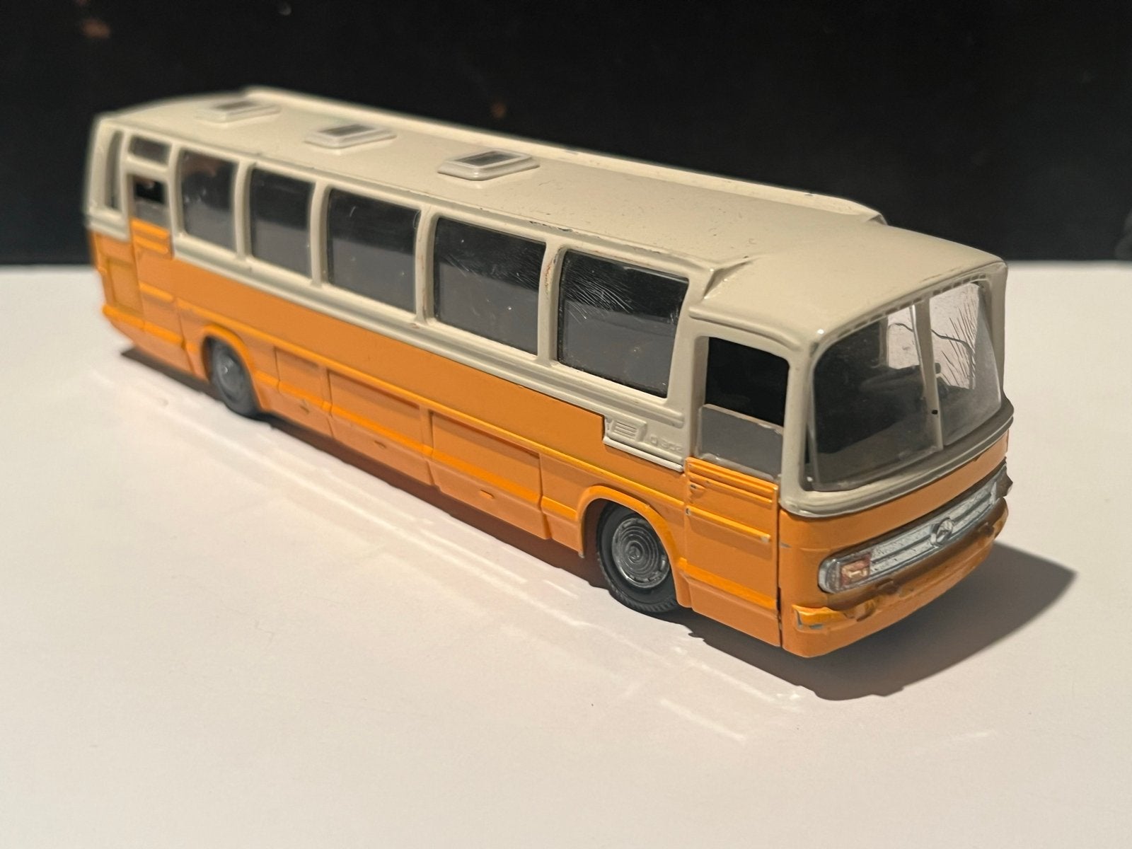 Tekno Mercedes-Benz O 302 Bus Model - Oranje/Crème, Hobby en Vrije tijd, Ophalen of Verzenden, Gebruikt