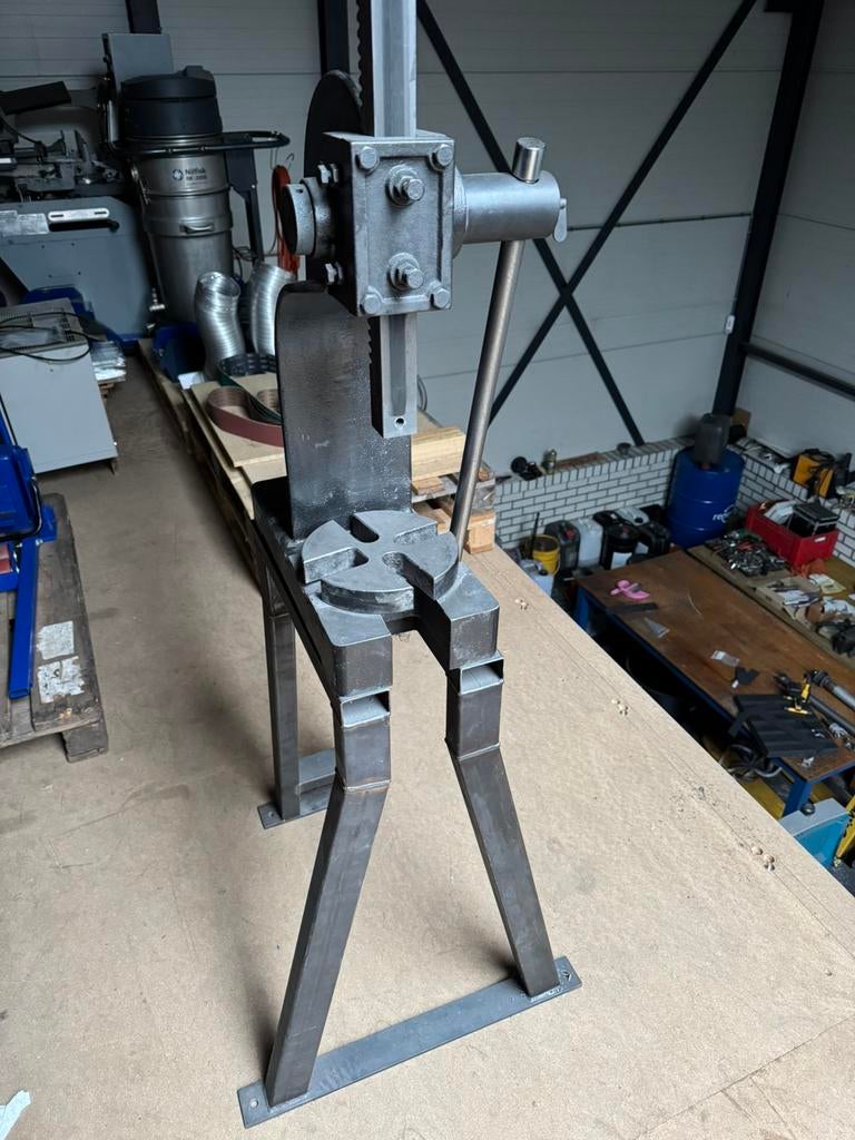 Lagerpers handpers c pers op frame, Ophalen, Zo goed als nieuw