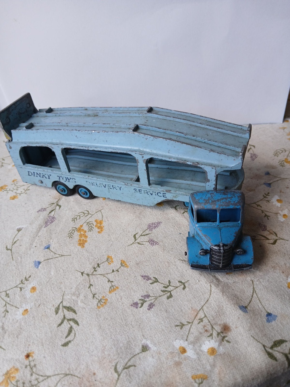 Bedford met Pullmore car transporter.  Dinky toys, Ophalen of Verzenden, Gebruikt, Bus of Vrachtwagen, Dinky Toys