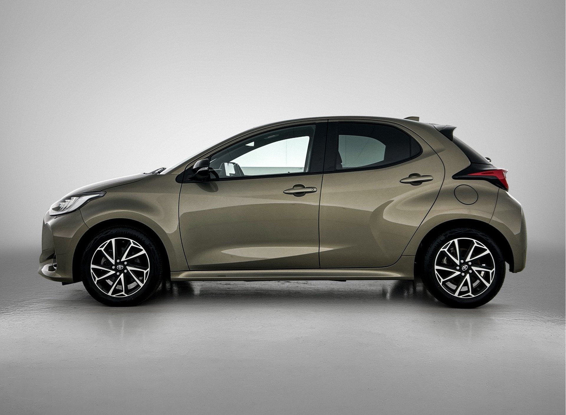 Toyota Yaris 1.5 Hybrid Style | BTW voertuig | Head-Up Displ, 12 maanden, 450 kg, Gebruikt, 1490 cc