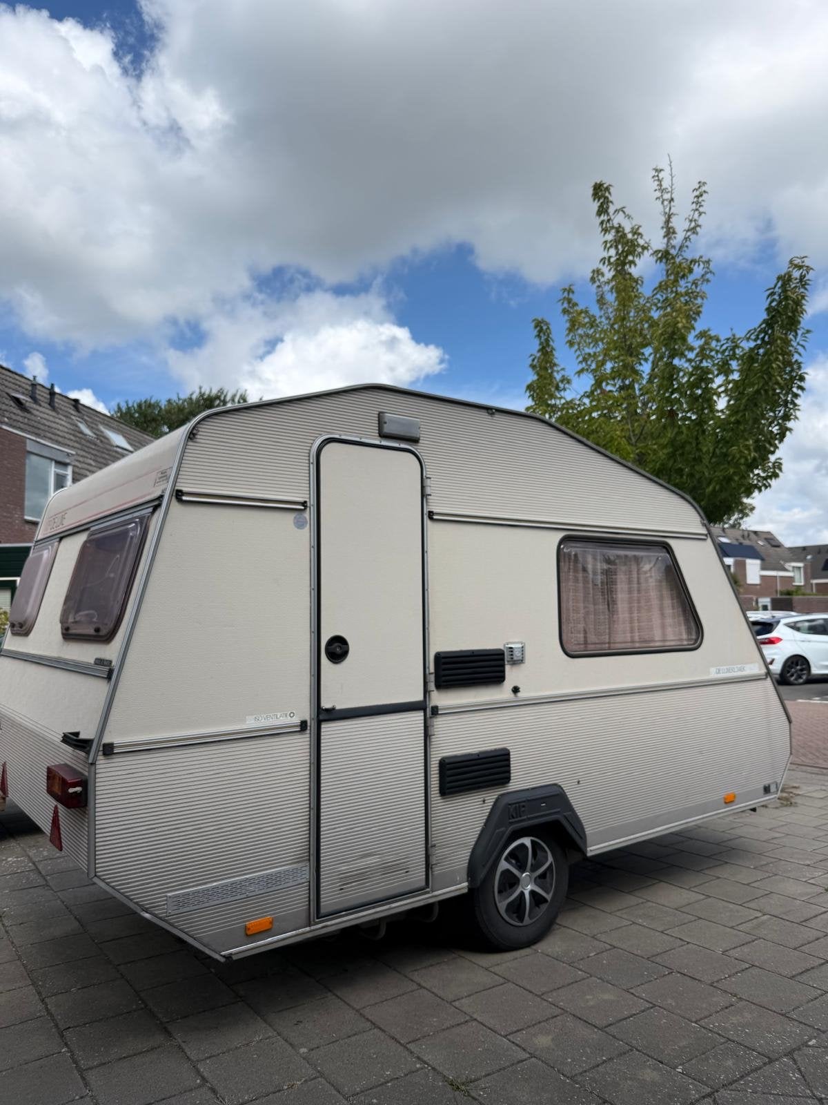 Kip KL 34 EK (1985) - Retro caravan met voortent, Voortentlamp, Kip, Particulier, 4 tot 5 meter