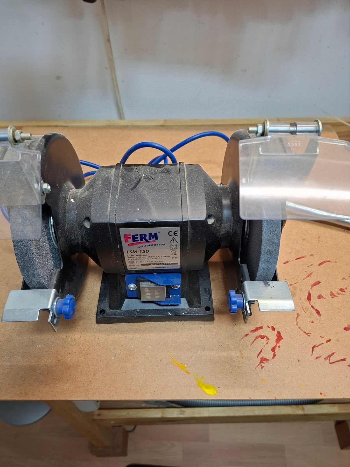 Ferm FSM-150 Werkbankslijpmachine - Zo goed als nieuw, Ophalen, Zo goed als nieuw, Minder dan 700 watt, Werkbankslijpmachine