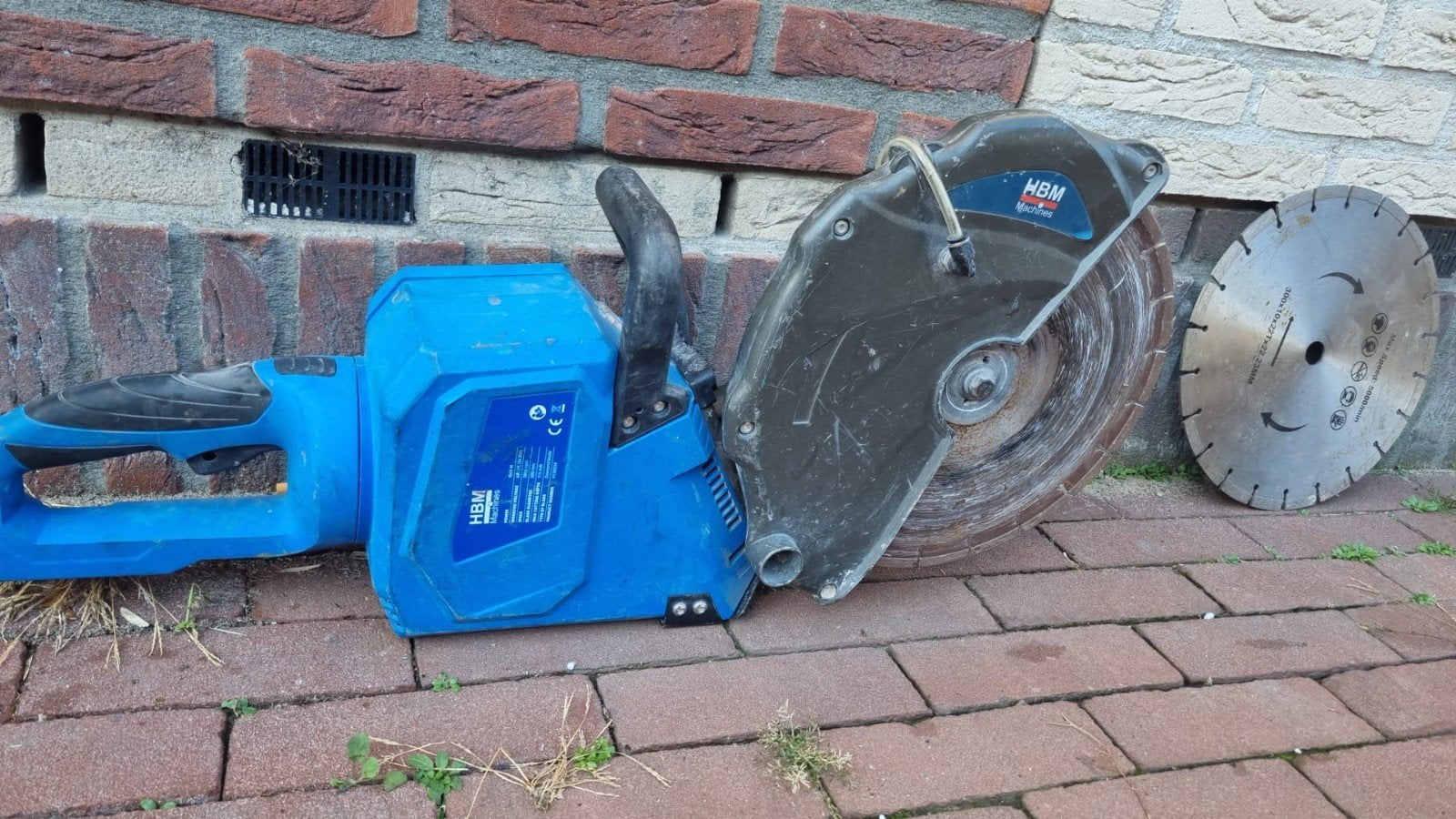 HBM bandenzaag Accu Doorslijper 1300W met 2 accu's, Doe-het-zelf en Verbouw, Gebruikt, 70 mm of meer, Overige typen, Ophalen of Verzenden