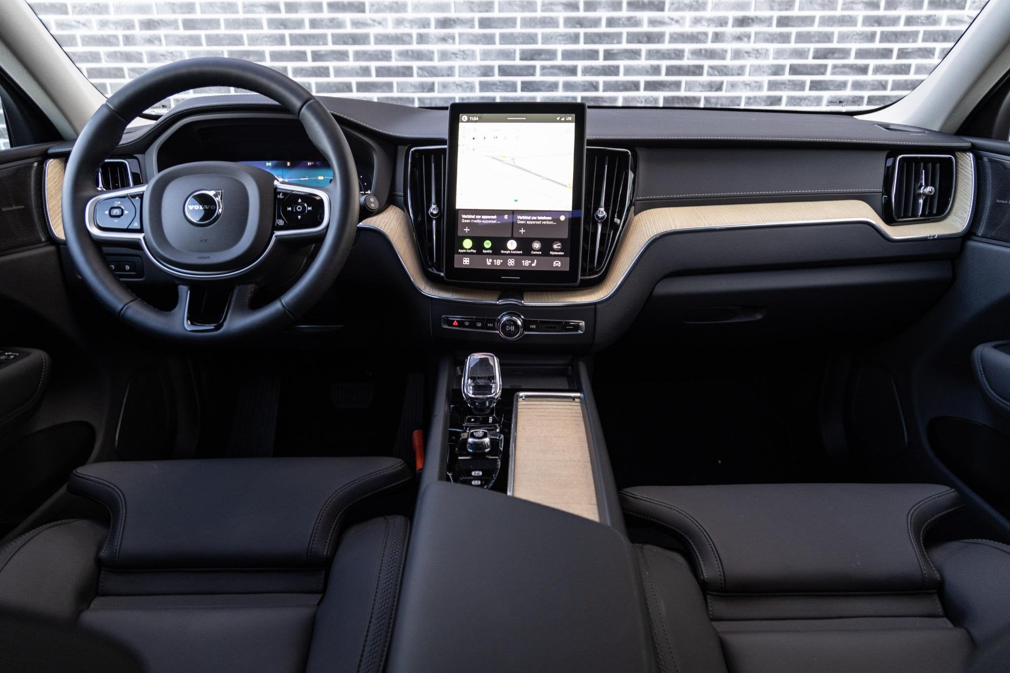 Volvo XC60 2.0 T6 Plug-in Hybrid AWD Ultra Dark | PHEV | Tre, Auto's, Gebruikt, Euro 6, 4 cilinders, Blauw