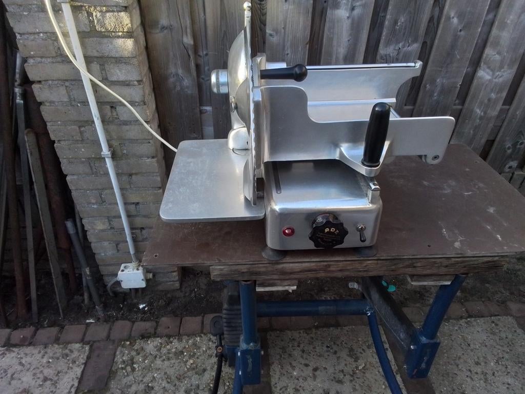 Snijmachine a.d.e  220volt, Huis en Inrichting, Keuken | Keukenbenodigdheden, Ophalen of Verzenden, Nieuw