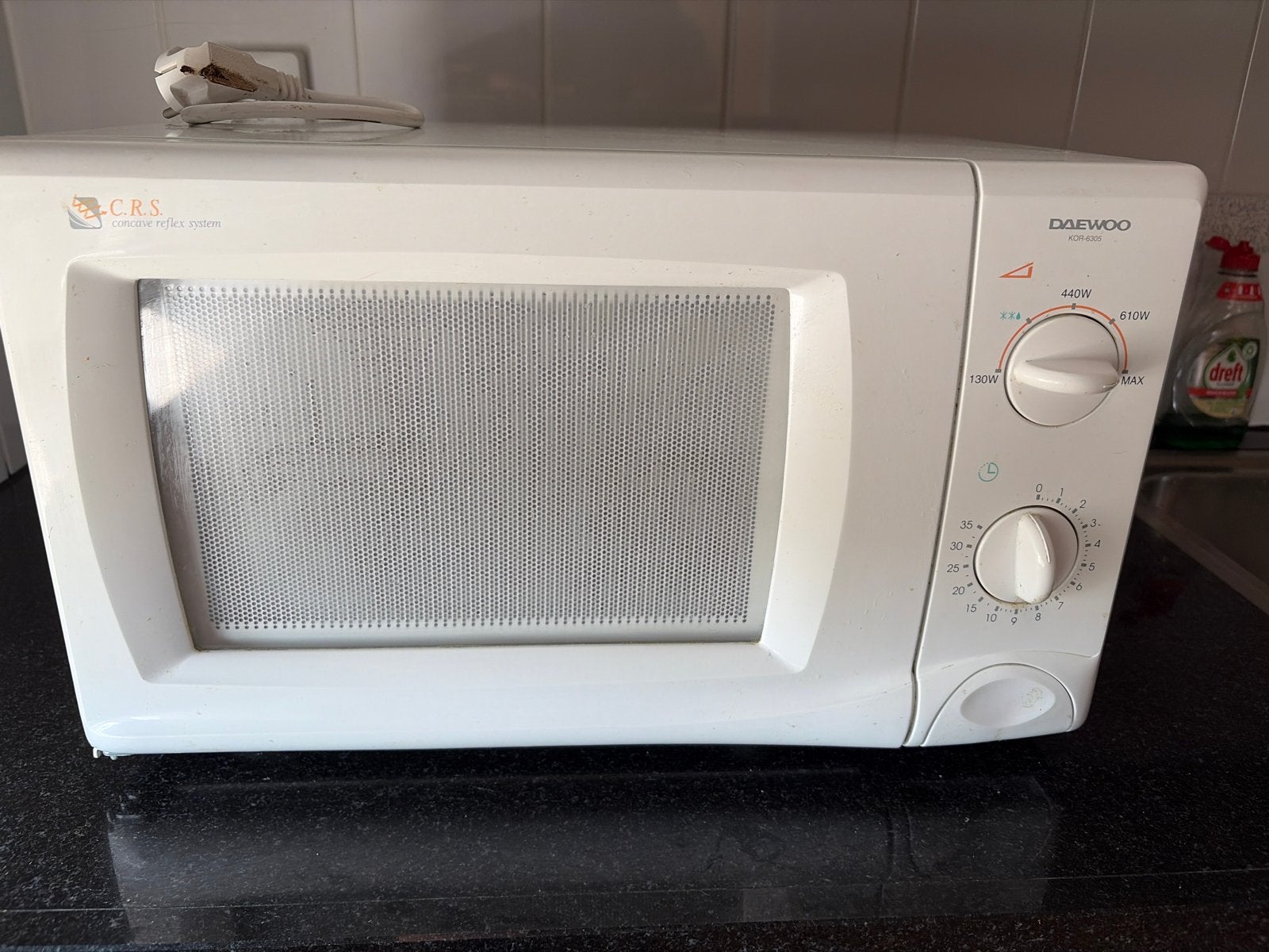 Daewoo  KOR 6305 Magnetron - Compact en Functioneel, Witgoed en Apparatuur, Magnetrons, Ophalen, Gebruikt, Magnetron, Draaiplateau